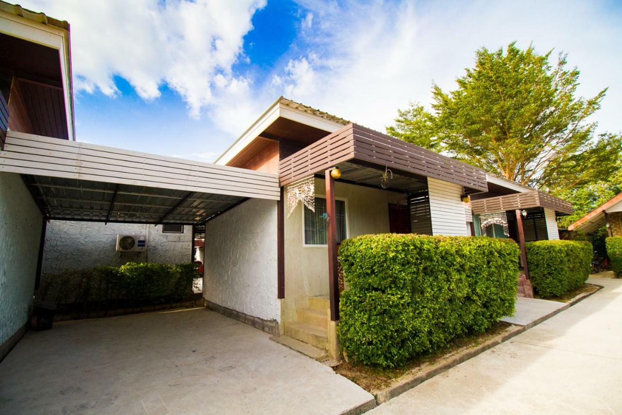 Oyo 354 Ton Hom Resort & Villa HHQ Esterno foto