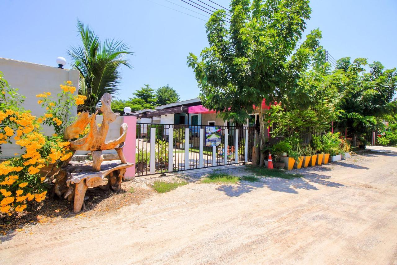 Oyo 354 Ton Hom Resort & Villa HHQ Esterno foto