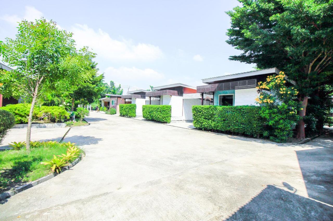 Oyo 354 Ton Hom Resort & Villa HHQ Esterno foto