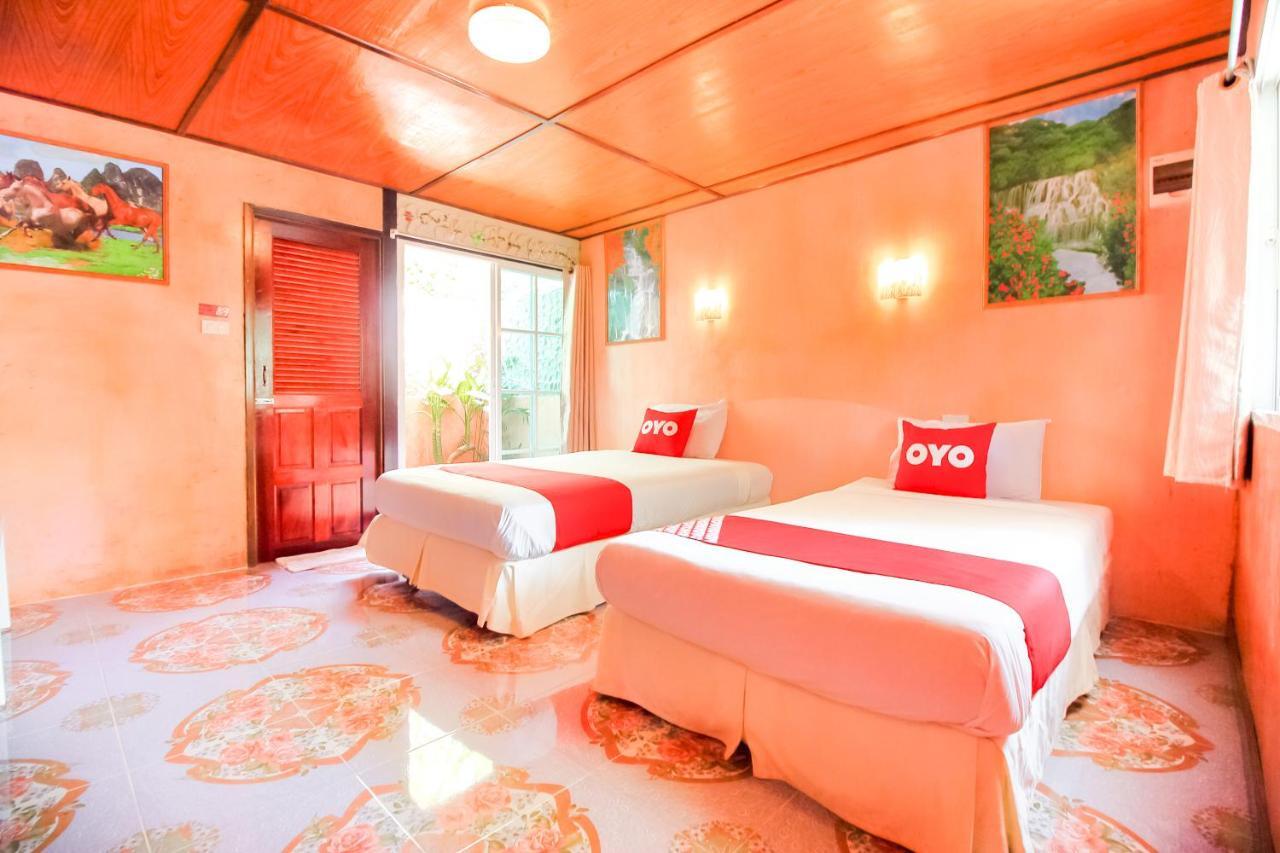Oyo 354 Ton Hom Resort & Villa HHQ Esterno foto