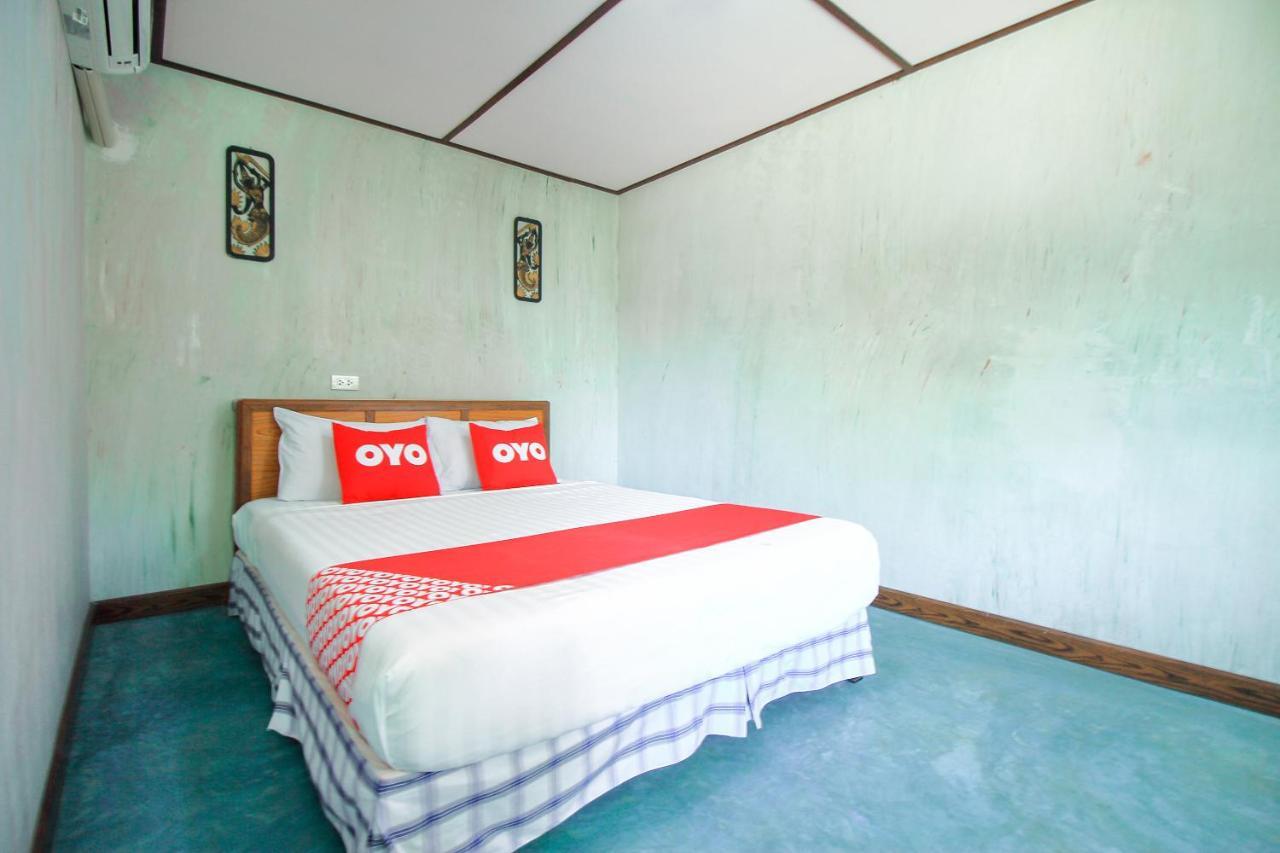 Oyo 354 Ton Hom Resort & Villa HHQ Esterno foto