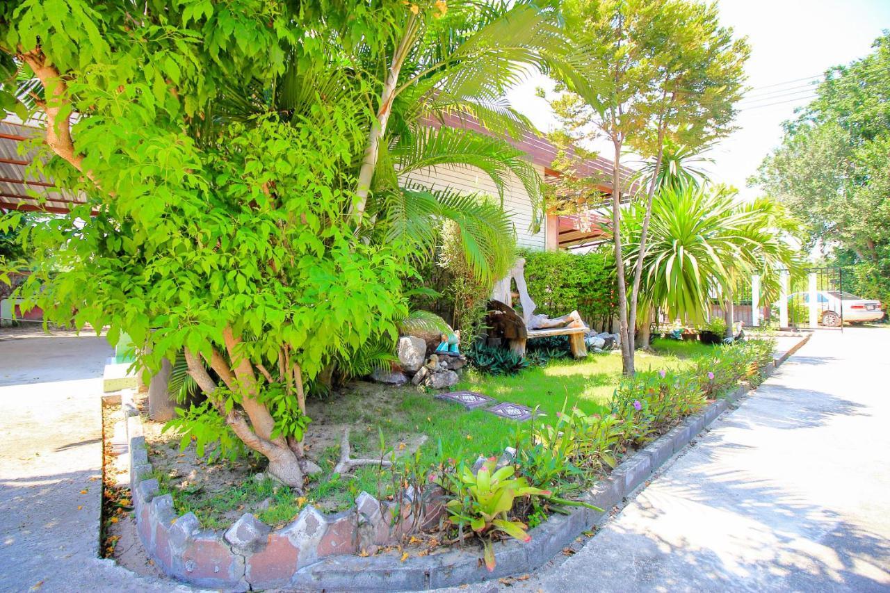 Oyo 354 Ton Hom Resort & Villa HHQ Esterno foto